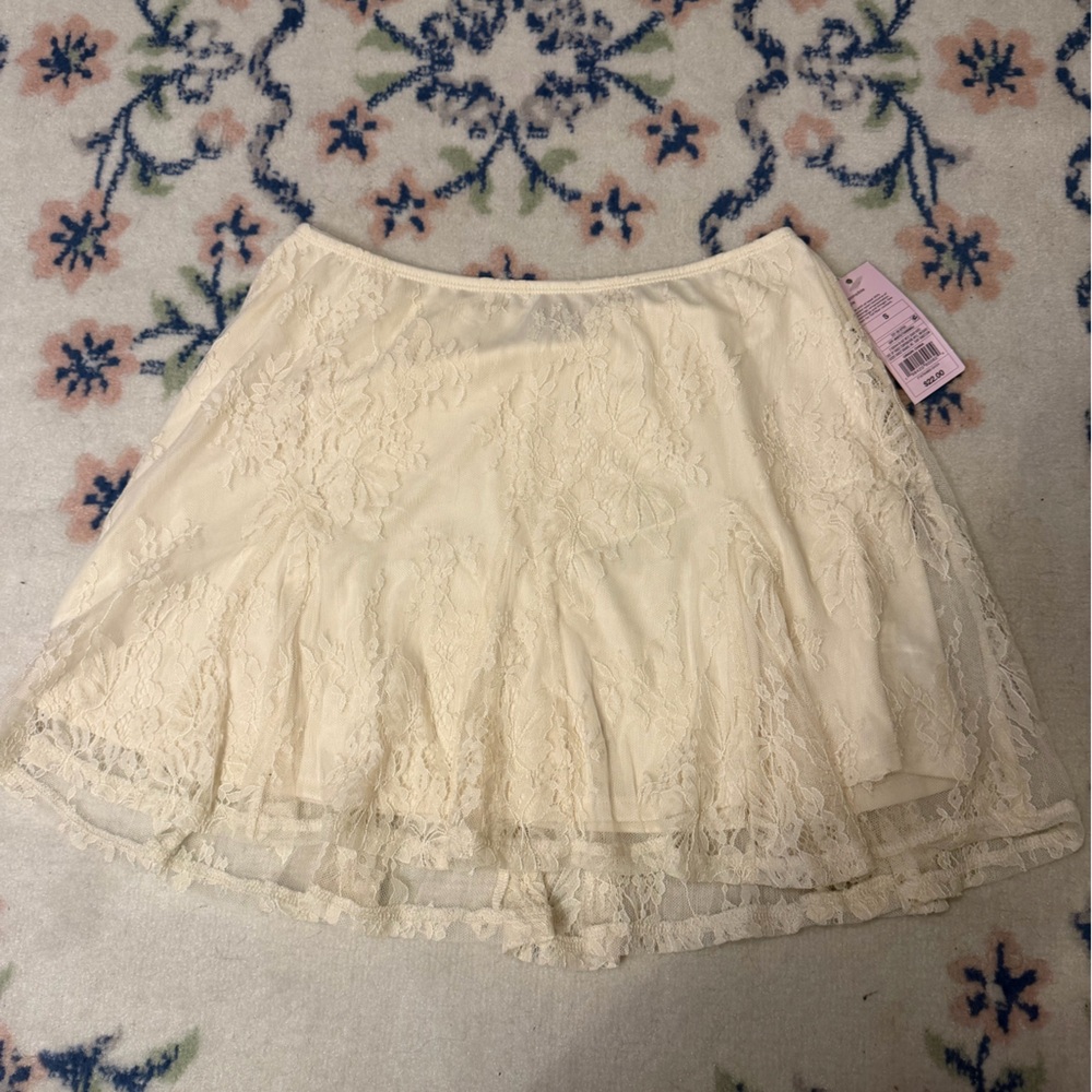 Wild fable Elegant Cream Lace Skirt
Size-s
